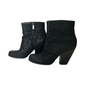 Vince Camuto VC-Belta Silk Goat Ankle Boot 7M